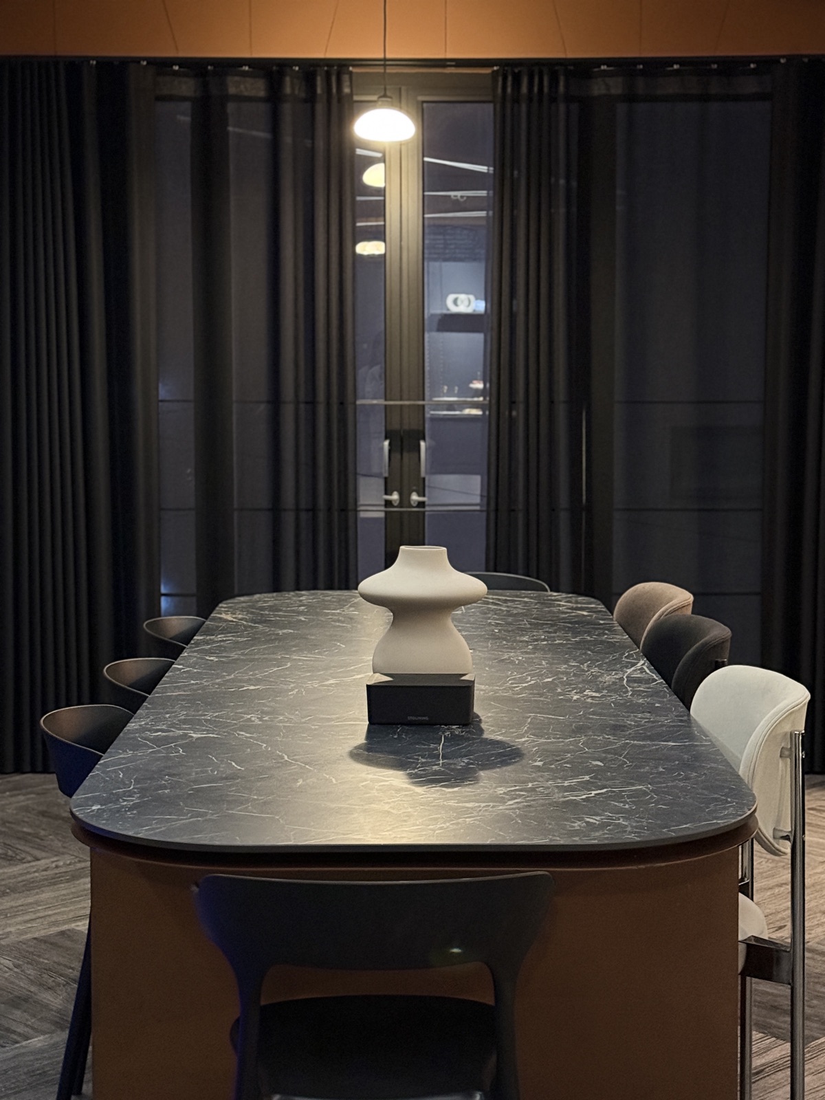 Lounge Black 01