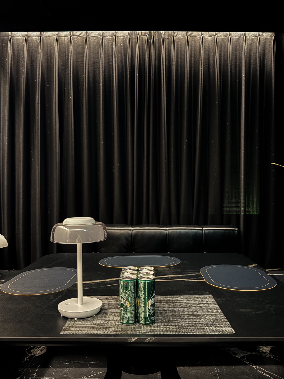 Lounge Black 02